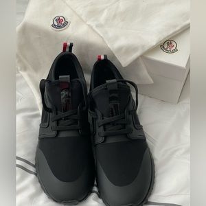 *** SOLD *** Women’s Moncler Emilia low top sneakers size 7